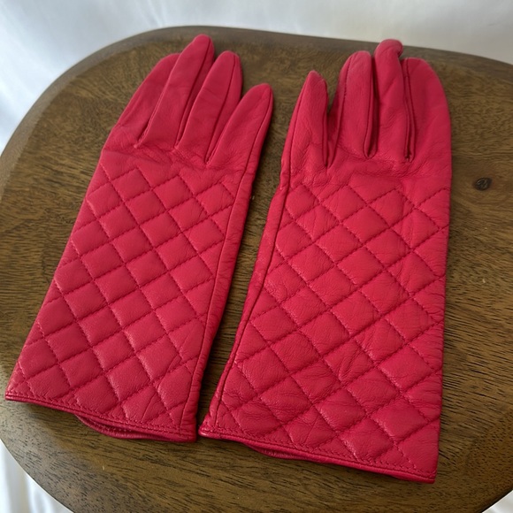 J. Crew Women’s Bright Pink Quilted Leather Gloves Size M - Picture 3 of 6